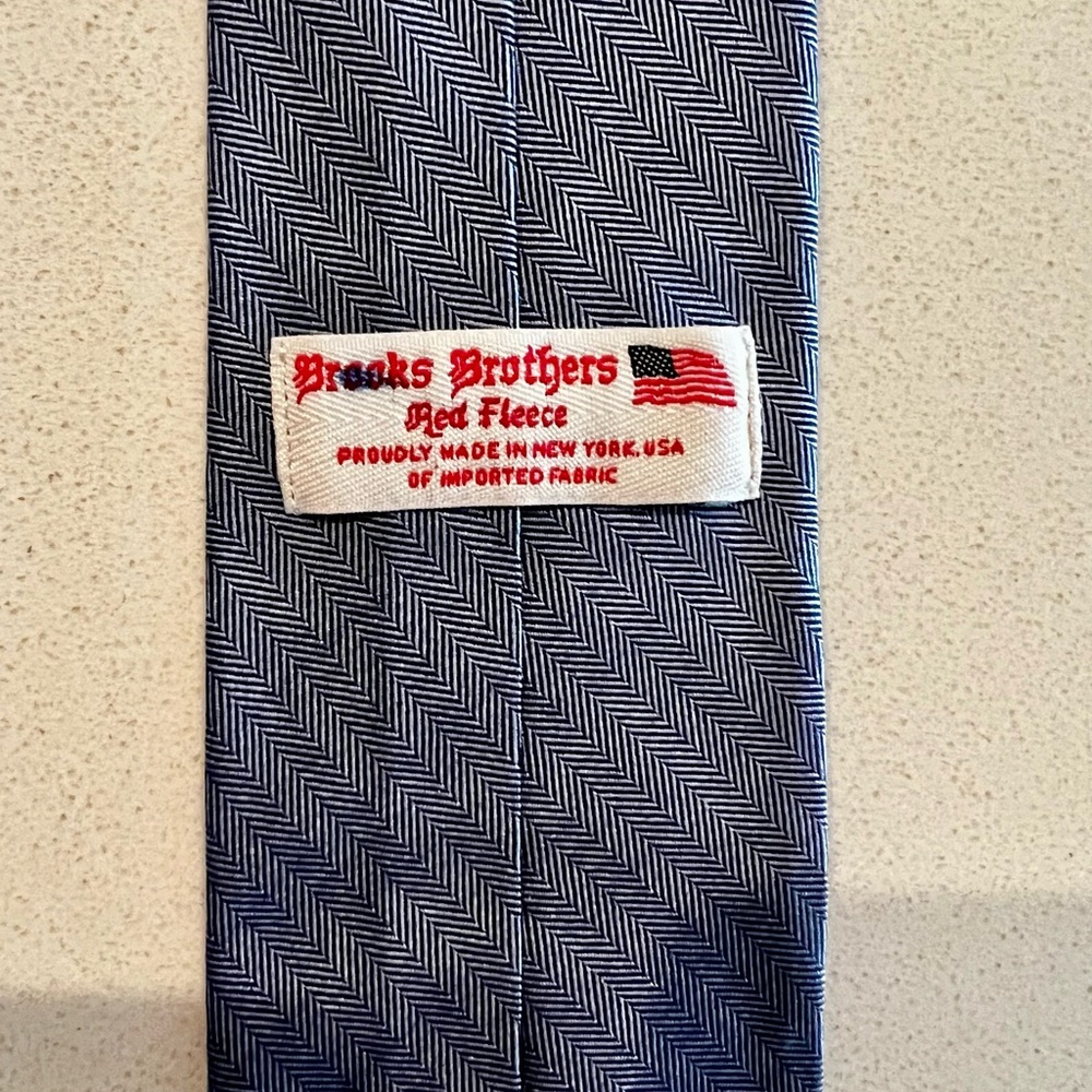 Brooks Brothers Red Fleece MiUSA Blue and Gray Herringbone Silk Tie
